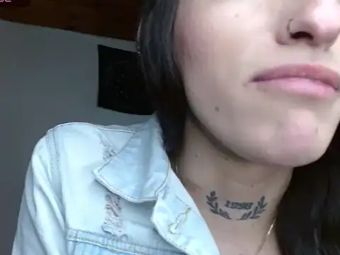 Scarlett_crastrawberry Adlı Modelin Canlı XXX Sohbeti