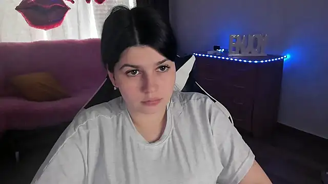 Chatroom XXX en direct de KisaModel