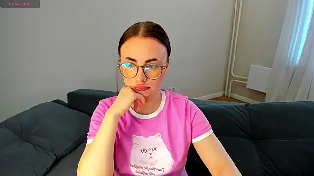 MewStella Adlı Modelin Canlı XXX Sohbeti