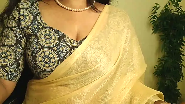 Mallu_Neelaanjanam Chat XXX in diretta