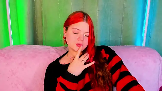 KellyFiery live XXX chat