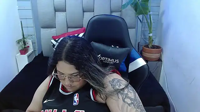 evelin_zaens' Live XXX Chat