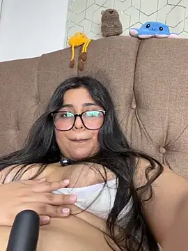 virginbrunette99's Live XXX Chat