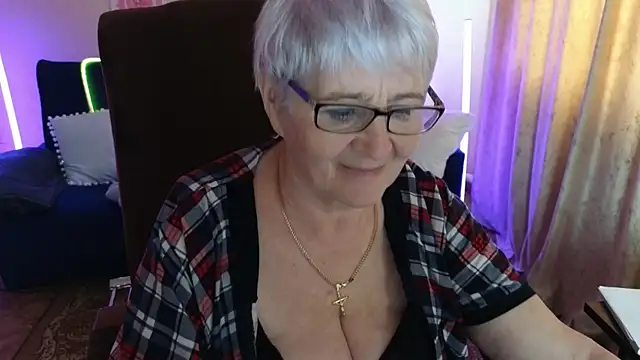 Sandra_Snowflake's Webcam Show