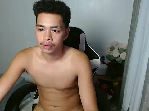 Czat XXX na żywo – curlyasian_njxx