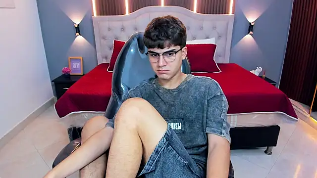 Chat +18 de Tommy18__ ao vivo