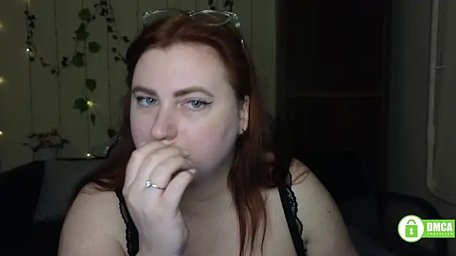 Alicia_love00 élő XXX-chatje