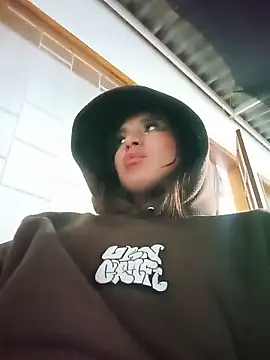 عرض كام MeelFox