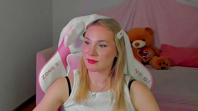 ElaraVoltagen Live XXX chat