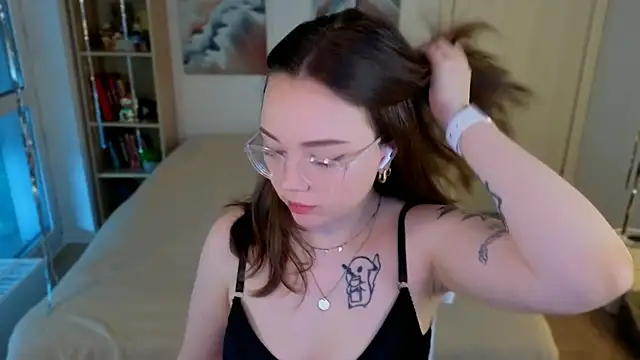 Chat +18 de MilenaSaint ao vivo