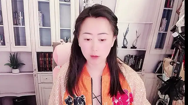 LXU9 Live XXX-chat