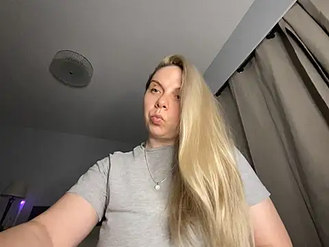 Laviora Chat XXX live