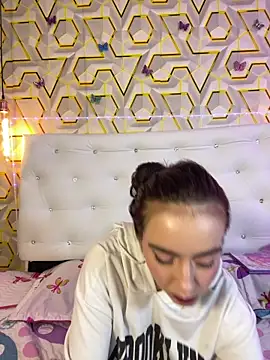 MelanyyJhonson15's Live XXX Chat