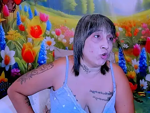 indianroxy's Live XXX Chat