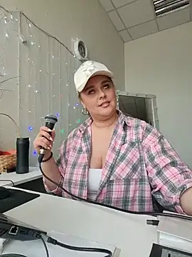 Juicy_PeachLux's Live XXX Chat
