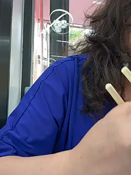 anna_kk 在線直播表演