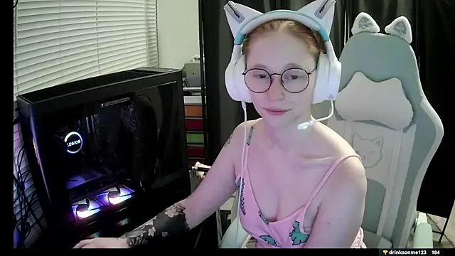 Chat XXX en directo de LilyFoxxx