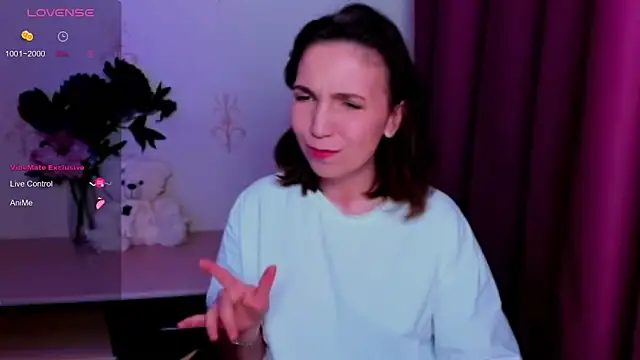 Chat +18 de KindHazelHere_ ao vivo