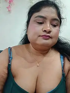 hornyriyanka's Live XXX Chat