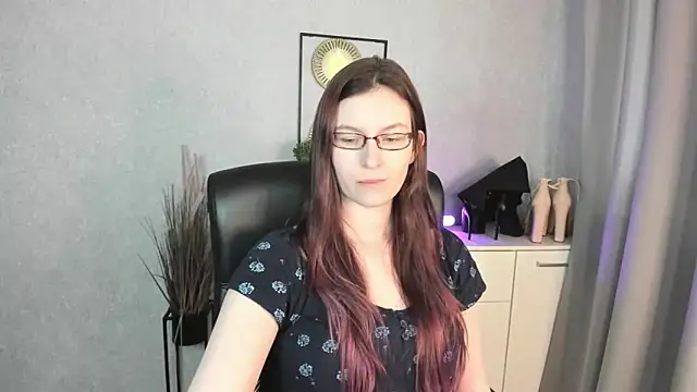 emmaxDelight Adlı Modelin Canlı XXX Sohbeti