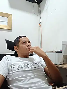XXX chat uživo modela JoaoSalgado