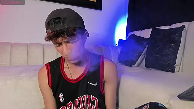XXX chat uživo modela mhatias_