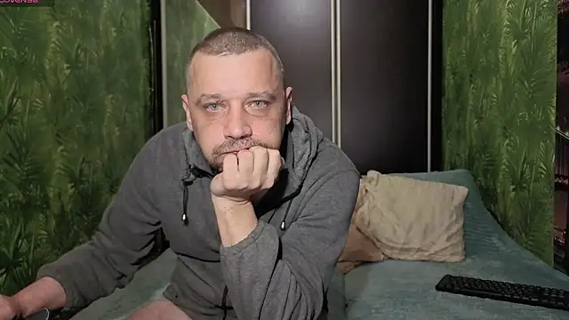 Show modela DanielOhCool na web-kameri