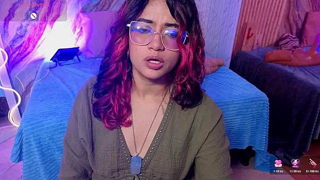 kristen_tay élő XXX-chatje