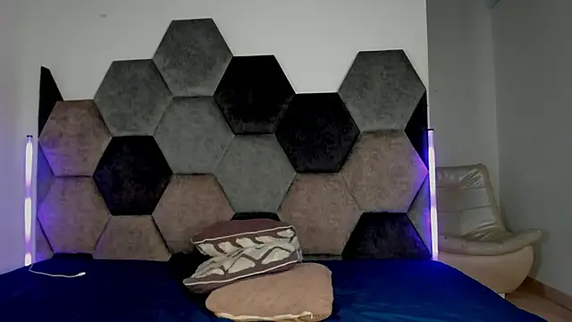 Latrellx7 Pertunjukan Webcam