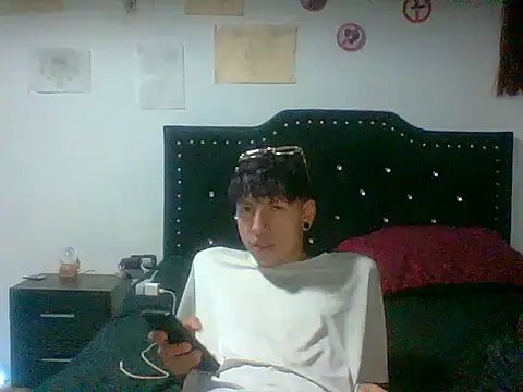 Noah_mod's Webcam Show