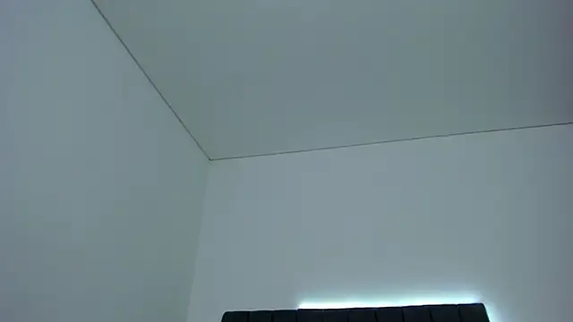 im_sarah34's Live XXX Chat