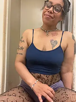 Desirae_Luciano's Webcam Show