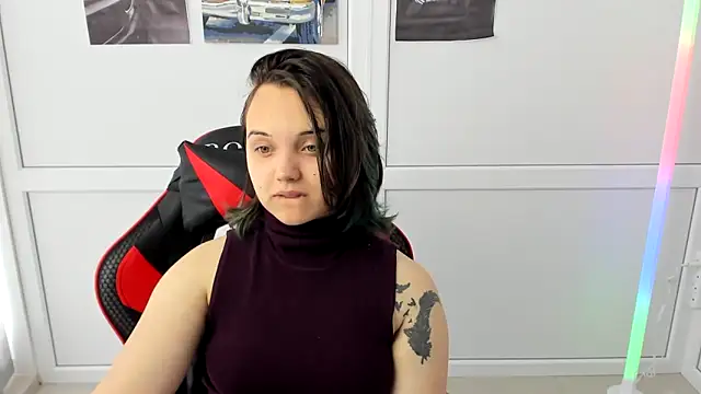 Chat +18 de Caroline_cutte ao vivo