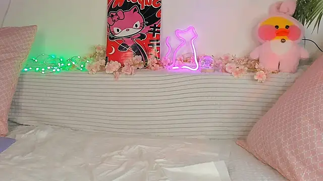 Luvienne_Belle élő XXX-chatje