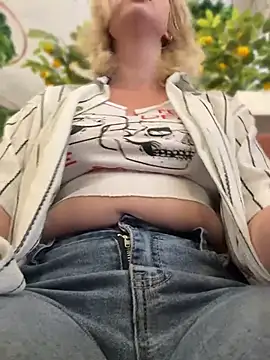 RonnieKissn Live XXX chat