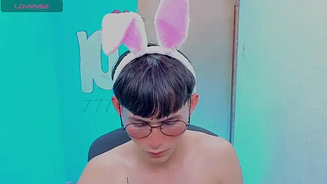 XXX chat uživo modela tanjiro_cute