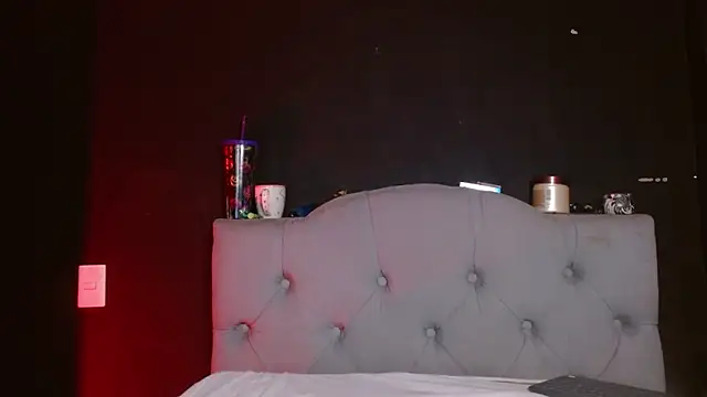 Red-moon1 live XXX chat