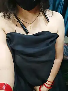 Raajsingh5566 Adlı Modelin Canlı XXX Sohbeti