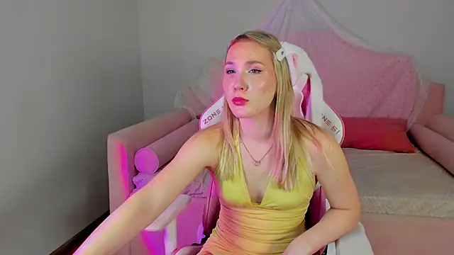 ElaraVoltage's Live XXX Chat