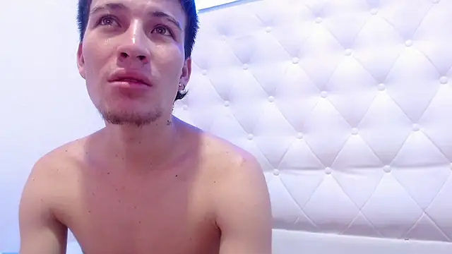 dafnne_and_thomas' Webcam Show