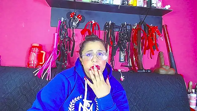 shannon_queen- Adlı Modelin Canlı XXX Sohbeti