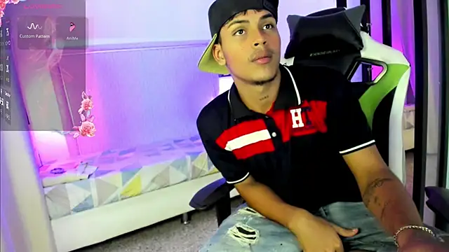 Angel_foxc_ élő XXX-chatje