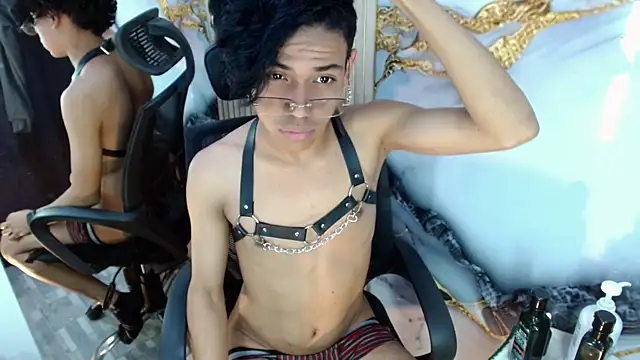 Chatroom XXX en direct de DaviidBuckx_