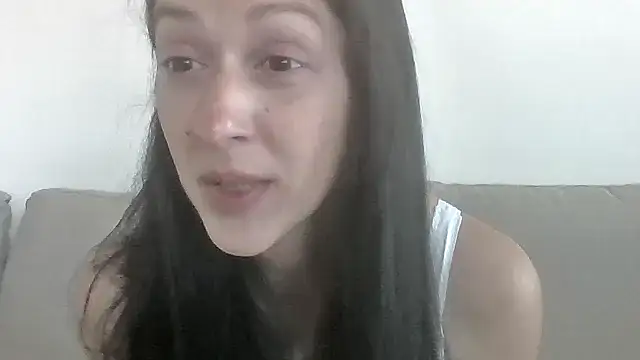milagaborxx: διαδικτυακό σόου στην κάμερα