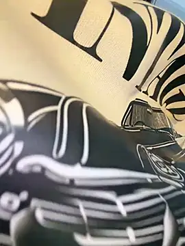 دردشة EmmiiGlow الجنسية المباشرة