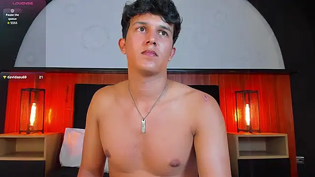 Leo_Savage_ 网络视讯表演