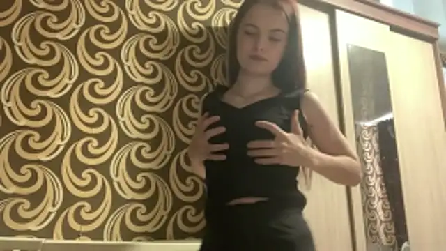 XXX chat uživo modela KikiAmino