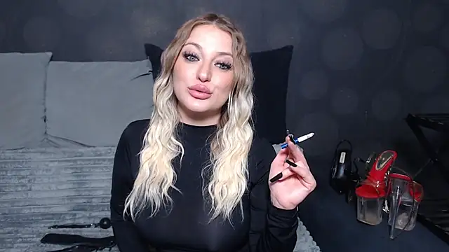 GodessJulia Adlı Modelin Canlı XXX Sohbeti