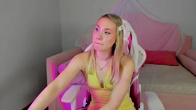 ElaraVoltage Chat XXX live