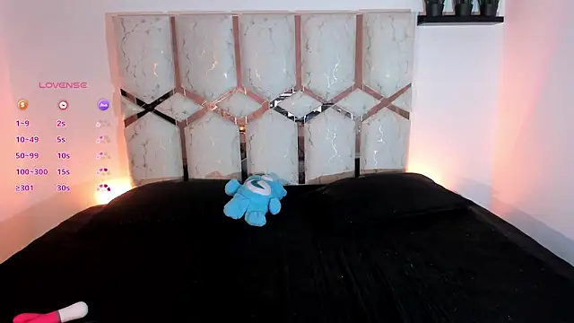 Amanda_klaire Adlı Modelin Canlı XXX Sohbeti